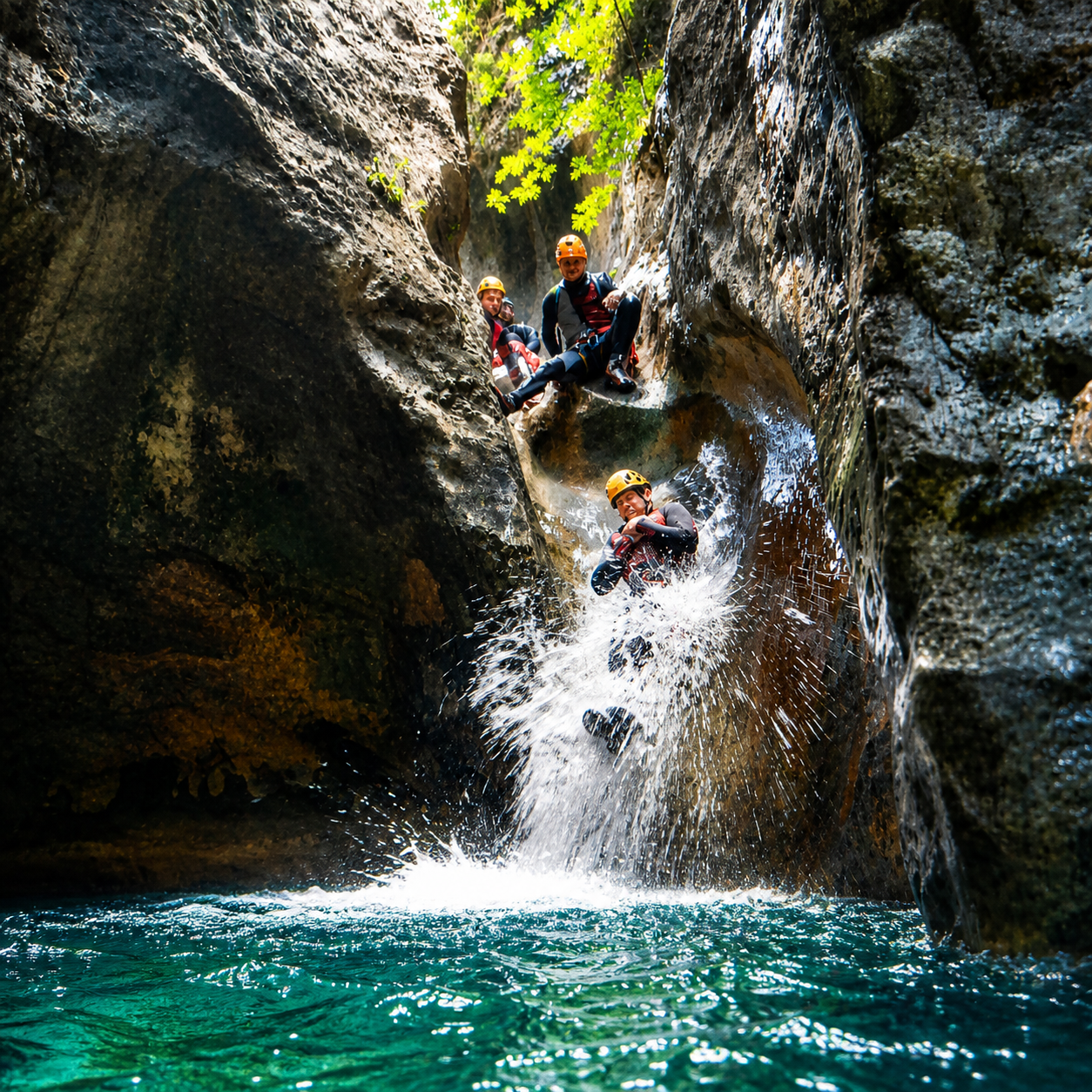 Salto con salpicadura en el Barranco de la Mela