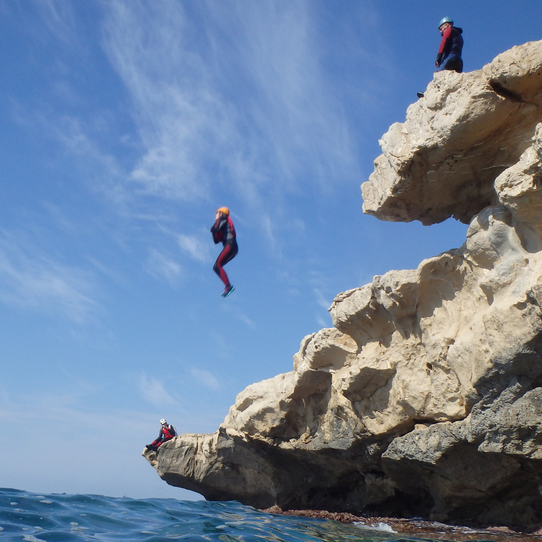 Coastering Costa Blanca - salto al mar Coastering Costa Blanca - salto al mar