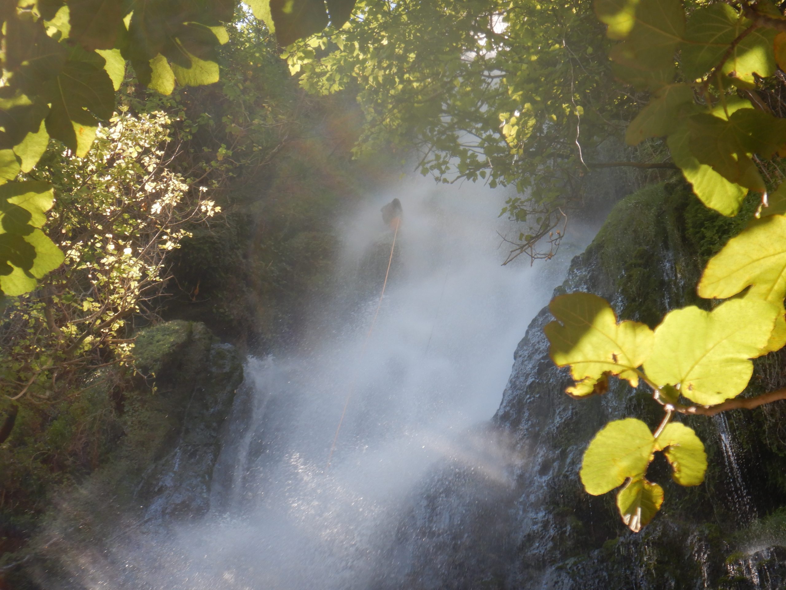 cascada en barranquismo barranco del nacimiento cascada en barranquismo barranco del nacimiento
