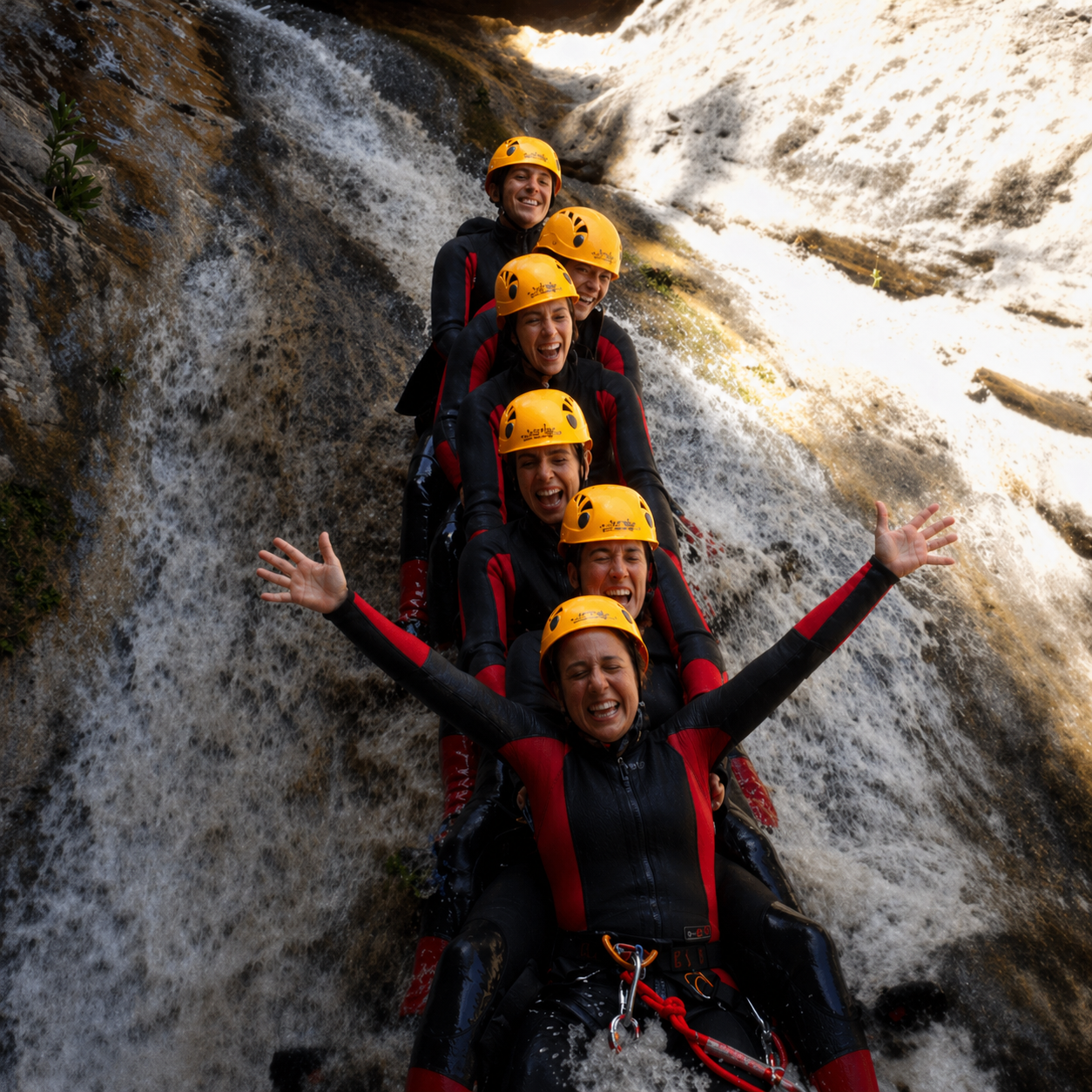 Barranquismo en grupo en el Barranco del Nacimiento