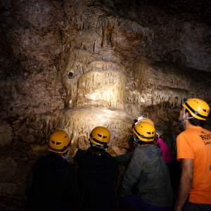 Espeleología en la Cueva del Tortero (Tous) – Formaciones espectaculares
