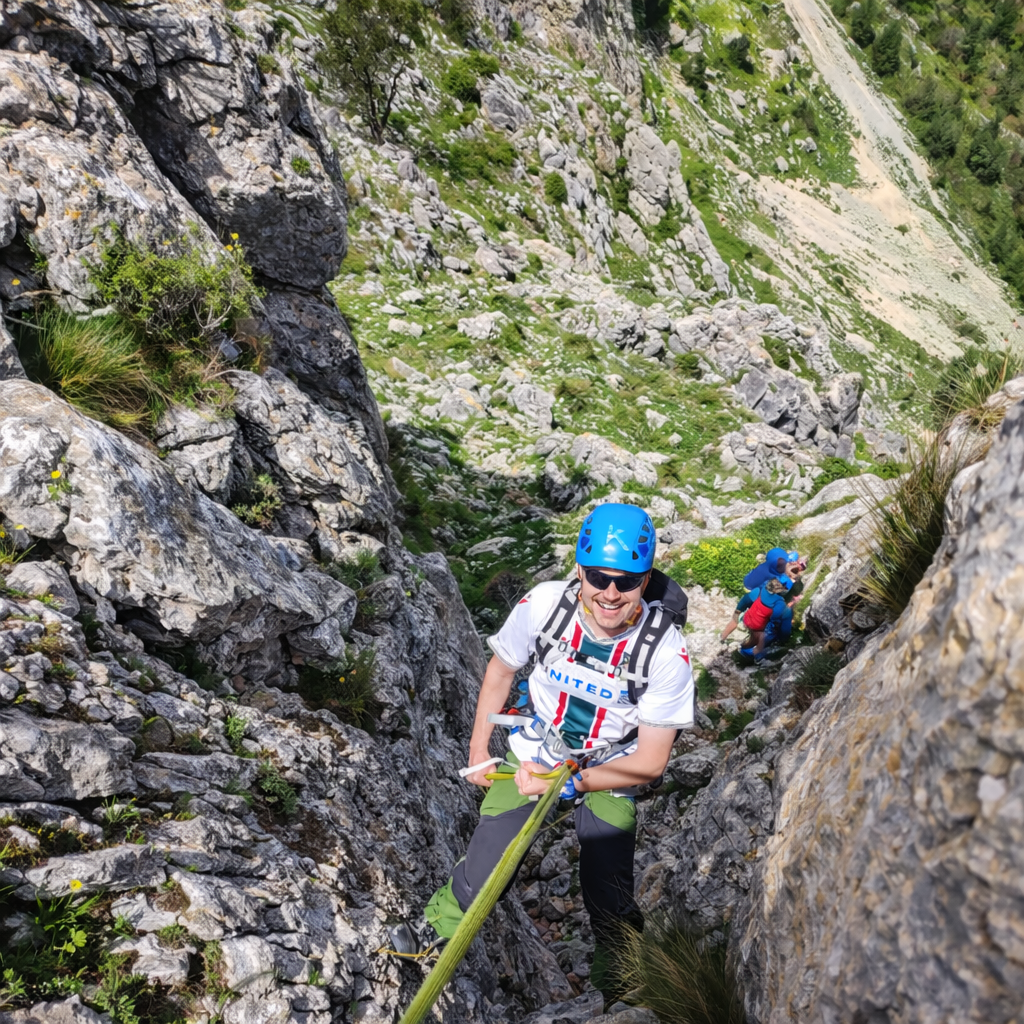 Trepada en la arista de Bernia Trepada en la arista de Bernia