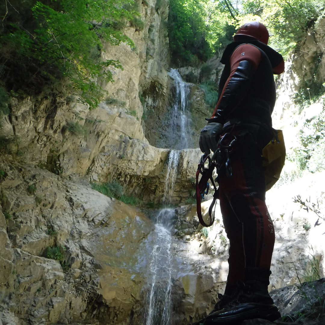PIRINEOS TRONKOS Y BARRANCOS PIRINEOS TRONKOS Y BARRANCOS