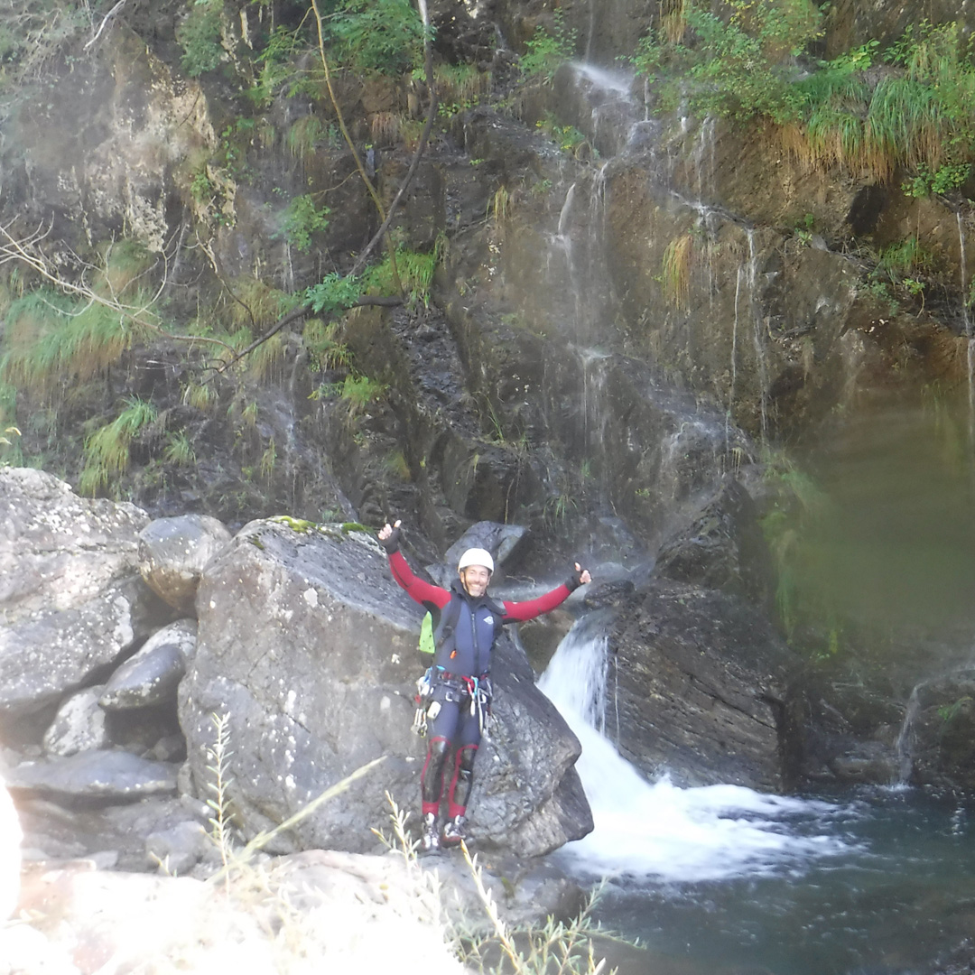 PIRINEOS TRONKOS Y BARRANCOS PIRINEOS TRONKOS Y BARRANCOS