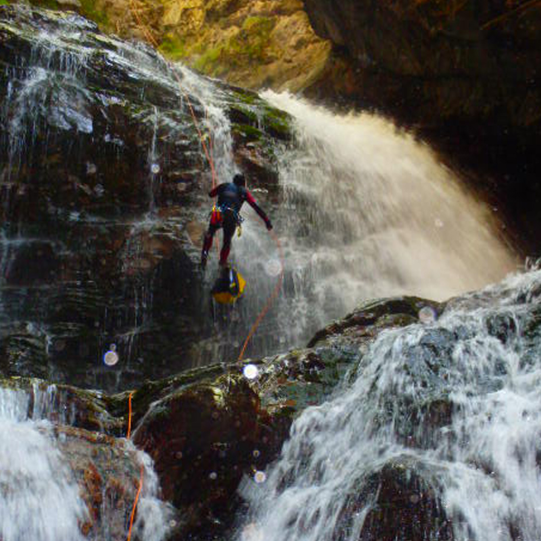 PIRINEOS TRONKOS Y BARRANCOS PIRINEOS TRONKOS Y BARRANCOS