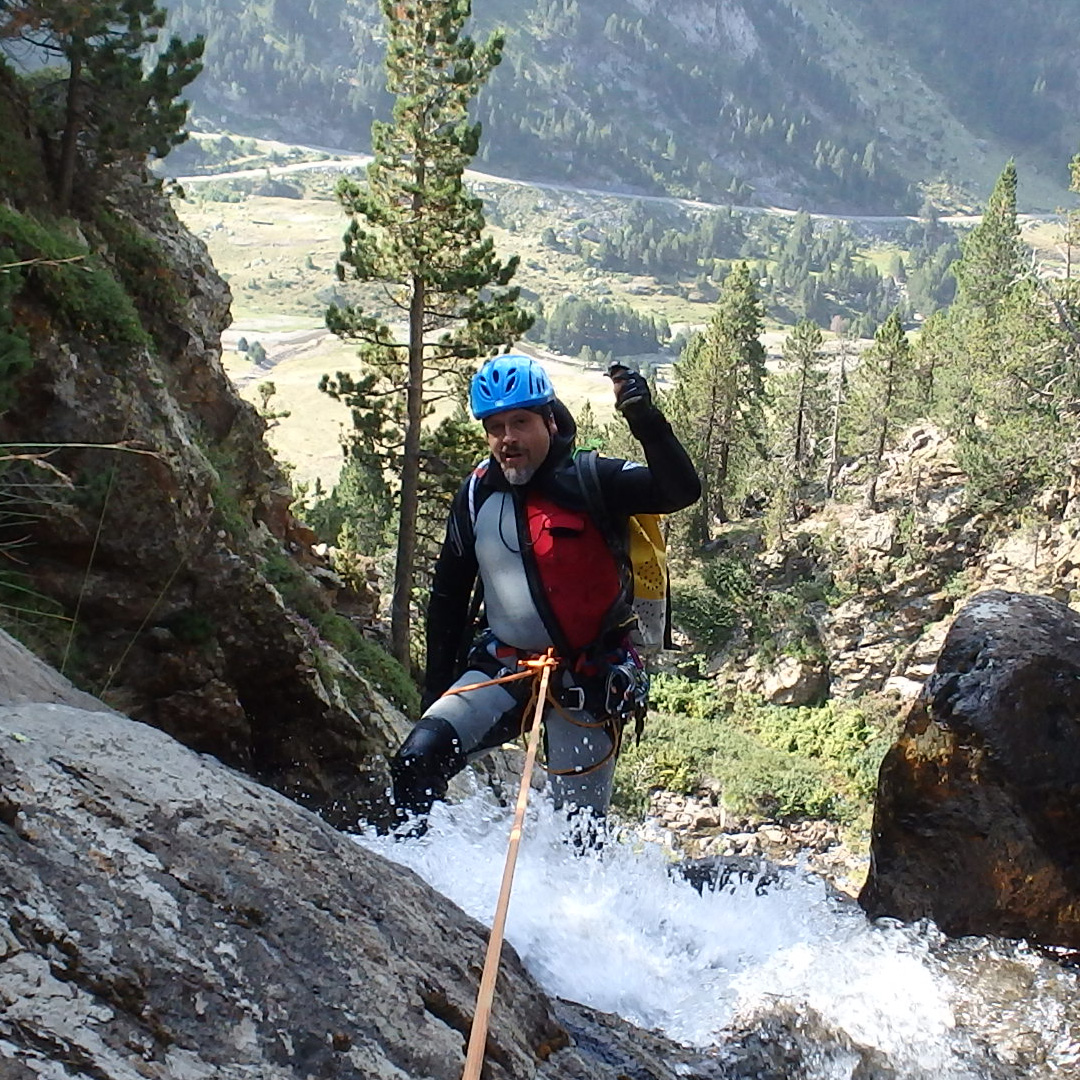 PIRINEOS TRONKOS Y BARRANCOS PIRINEOS TRONKOS Y BARRANCOS