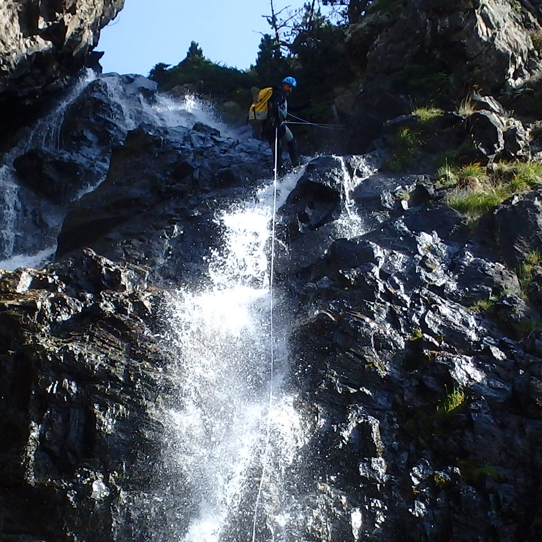 PIRINEOS TRONKOS Y BARRANCOS PIRINEOS TRONKOS Y BARRANCOS