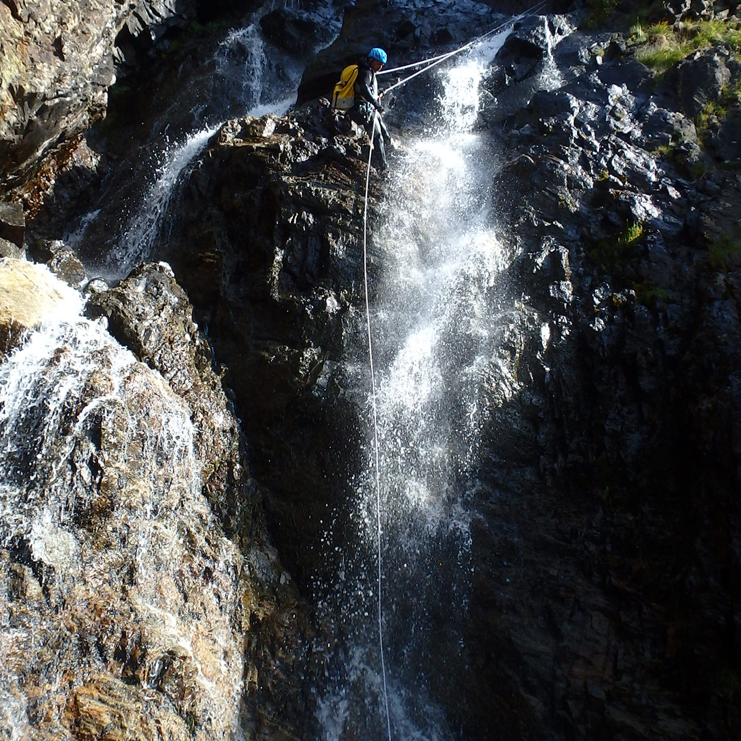 PIRINEOS TRONKOS Y BARRANCOS PIRINEOS TRONKOS Y BARRANCOS