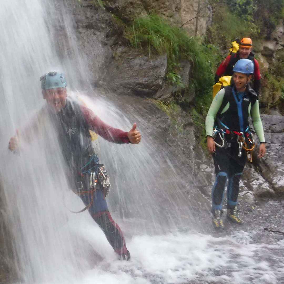 PIRINEOS TRONKOS Y BARRANCOS PIRINEOS TRONKOS Y BARRANCOS