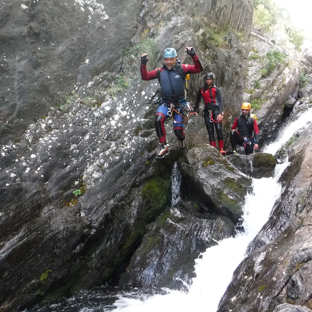 PIRINEOS TRONKOS Y BARRANCOS PIRINEOS TRONKOS Y BARRANCOS