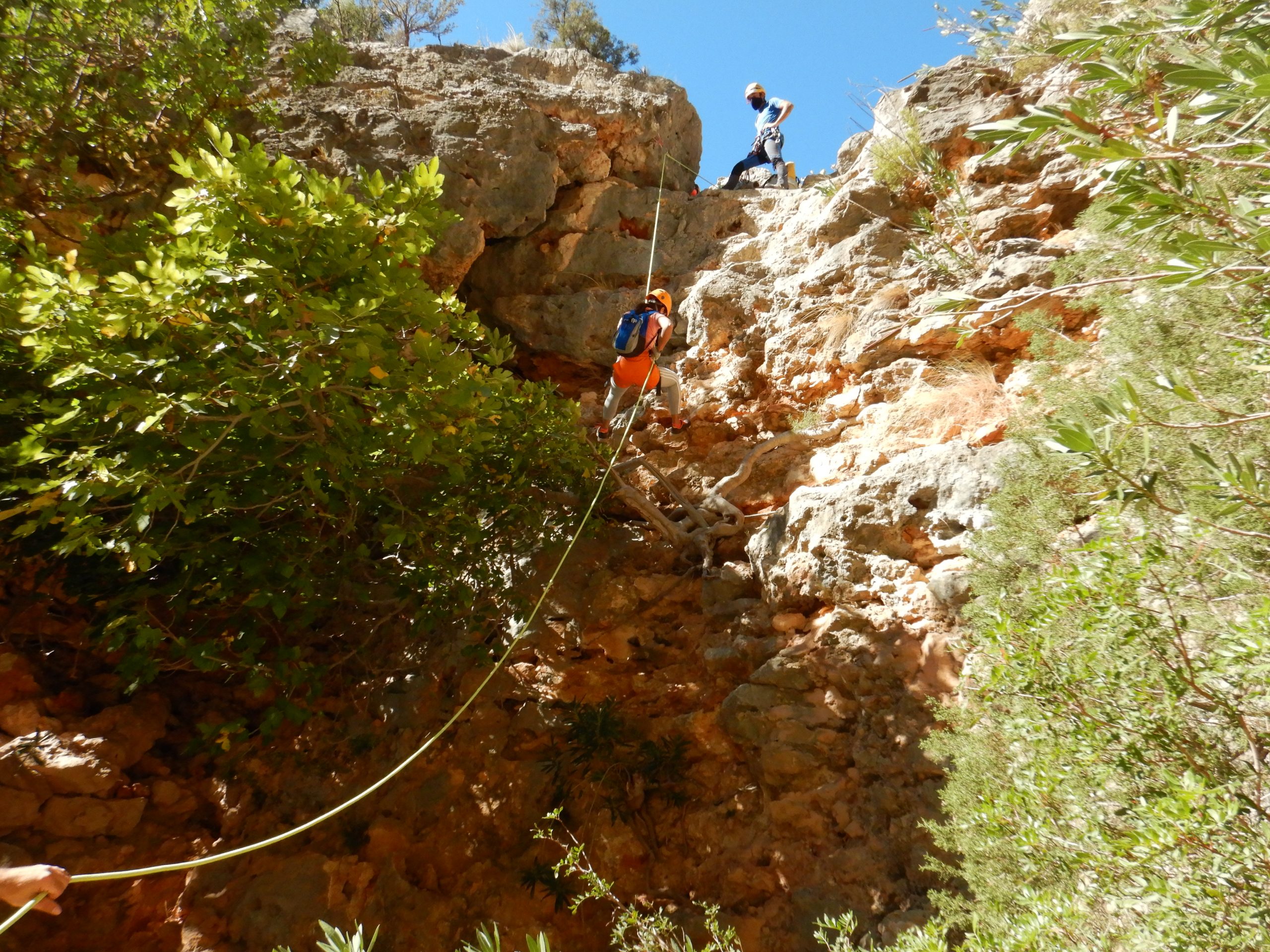 Escapada de Multiaventura en Tous con Tronkos y Barrancos Escapada de Multiaventura en Tous con Tronkos y Barrancos