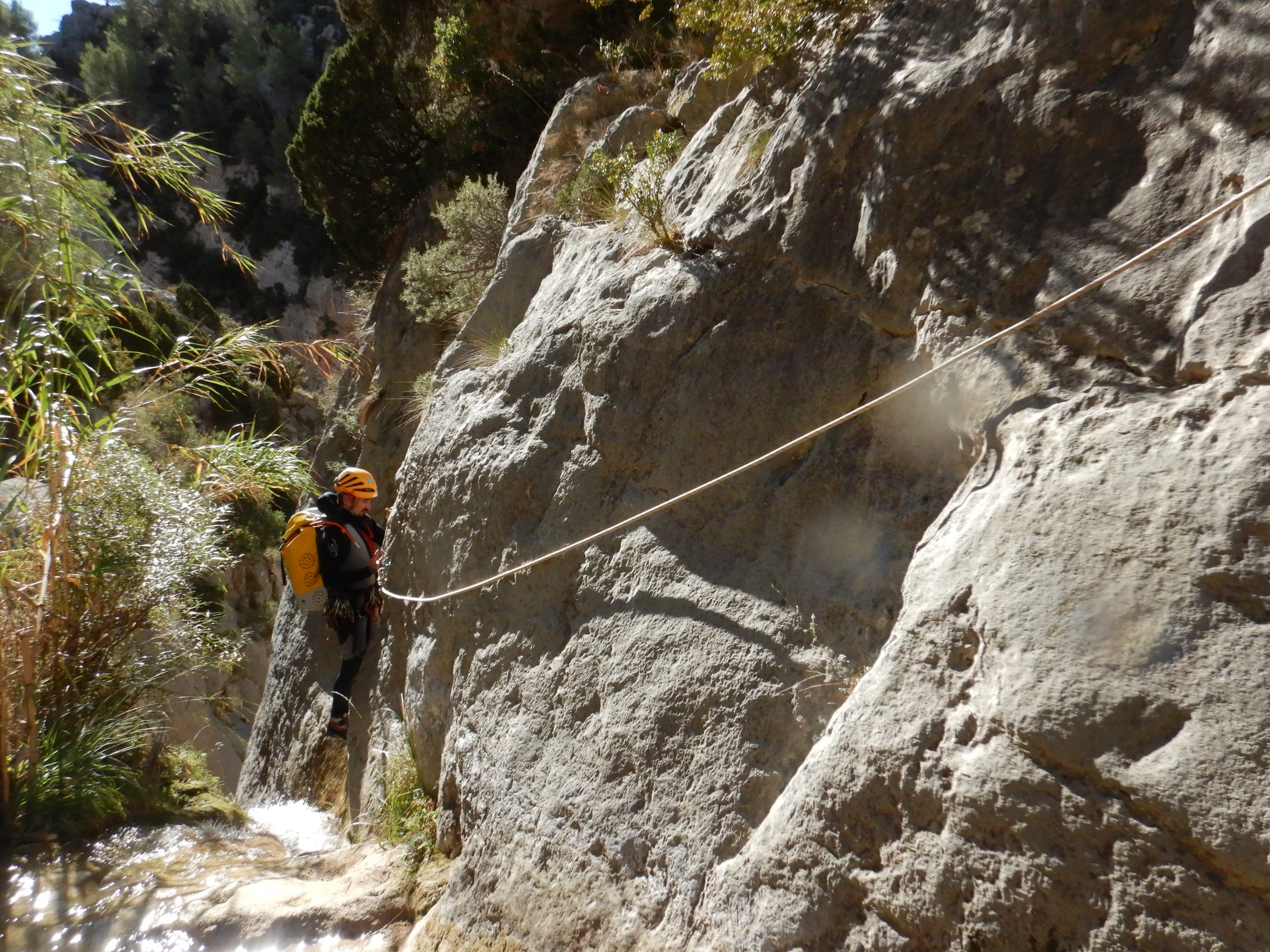 Actividades de Barranquismo en Barranco de Zucaina o Centenar Actividades de Barranquismo en Barranco de Zucaina o Centenar