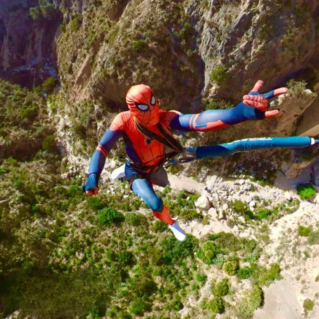 Salto de puenting en el puente del Mascarat